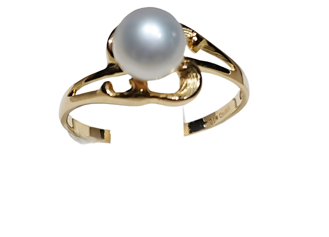 Ring with Pearl