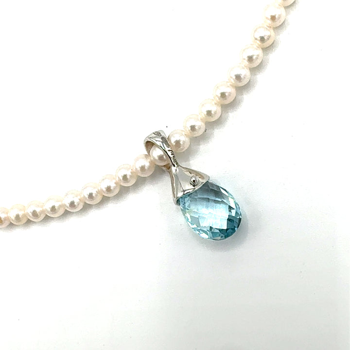 Miluna White Gold and Topaz Necklace