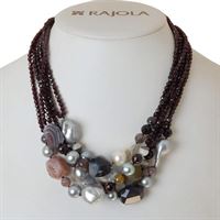 Rajola Bloom Garnet Necklace