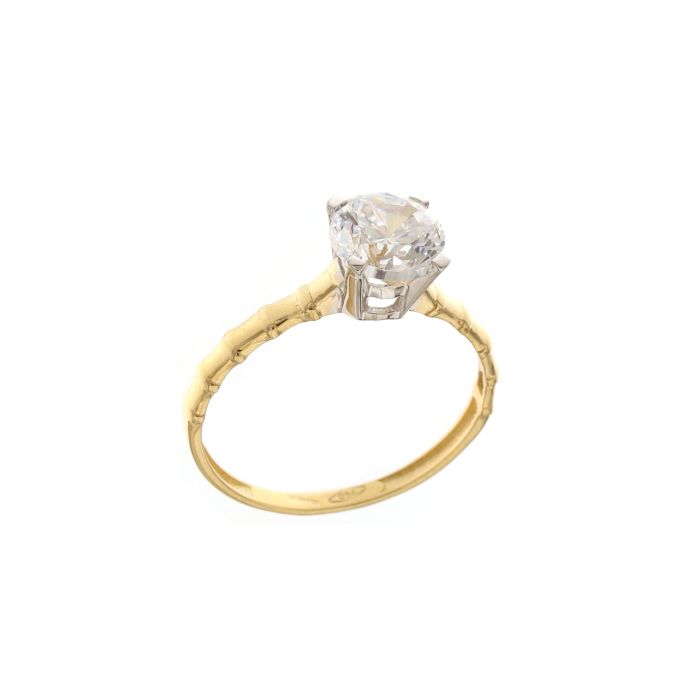 Two-tone solitaire ring