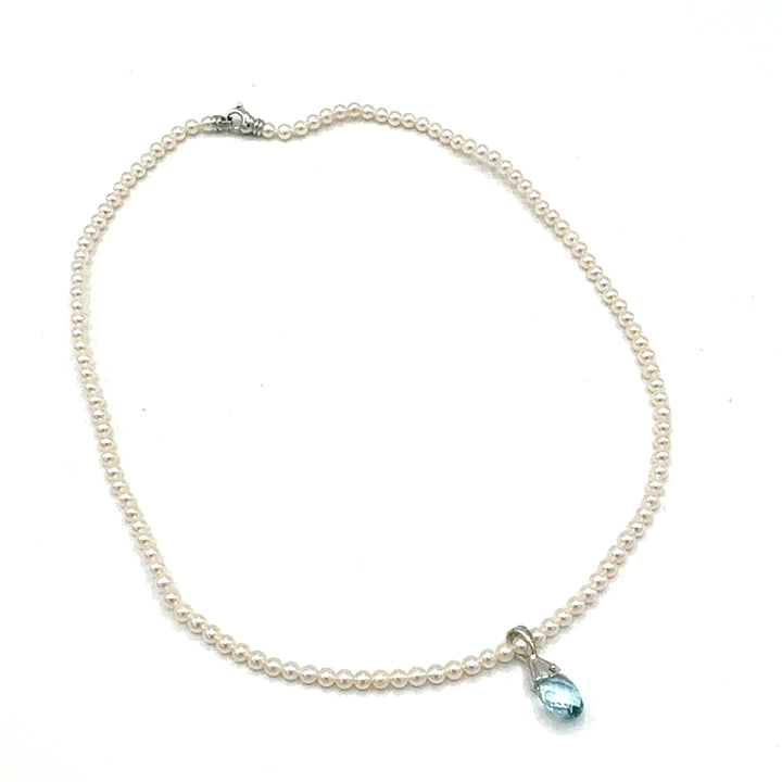 Miluna White Gold and Topaz Necklace