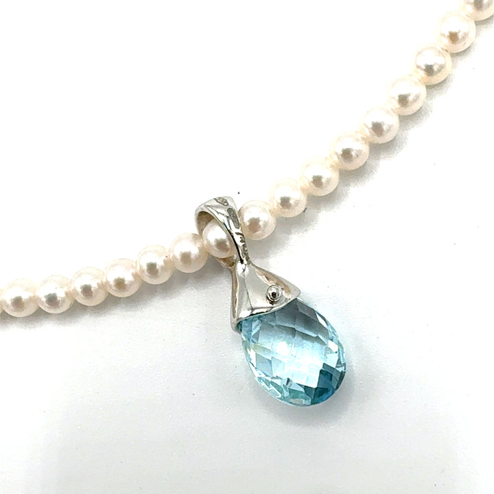 Miluna White Gold and Topaz Necklace