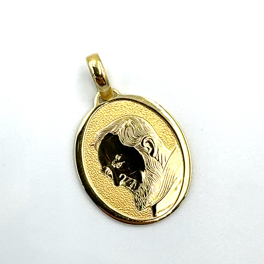 Saint Pio pendant