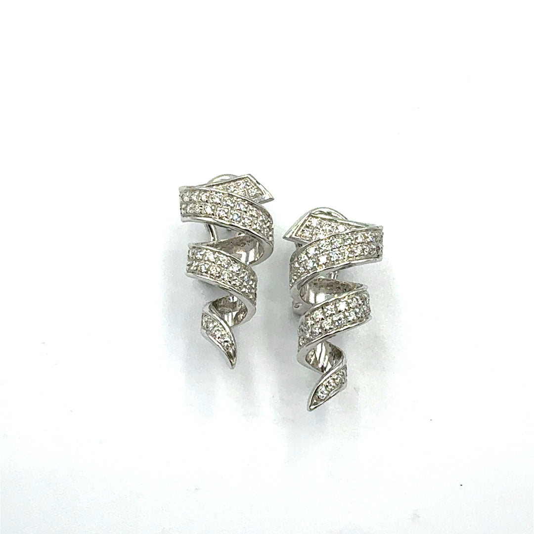 Le Duchesse Earrings in White Gold and Diamonds