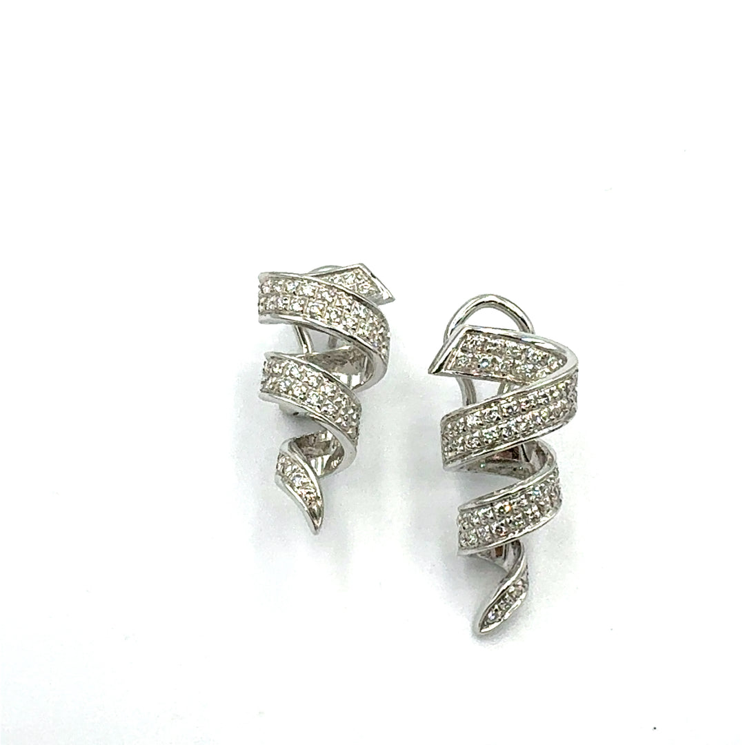 Le Duchesse Earrings in White Gold and Diamonds