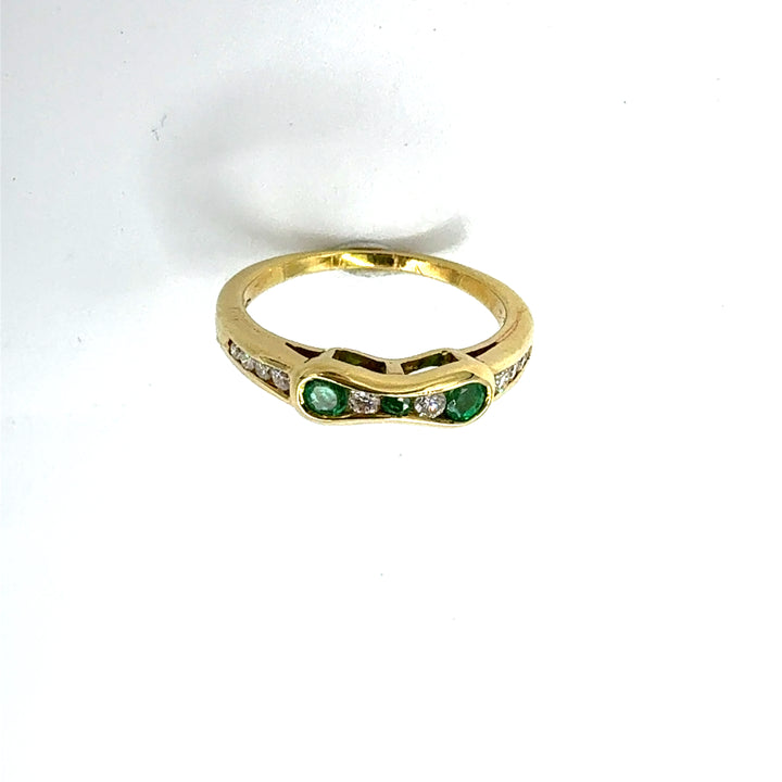 Anello Veretta Smeraldi  Oro Giallo