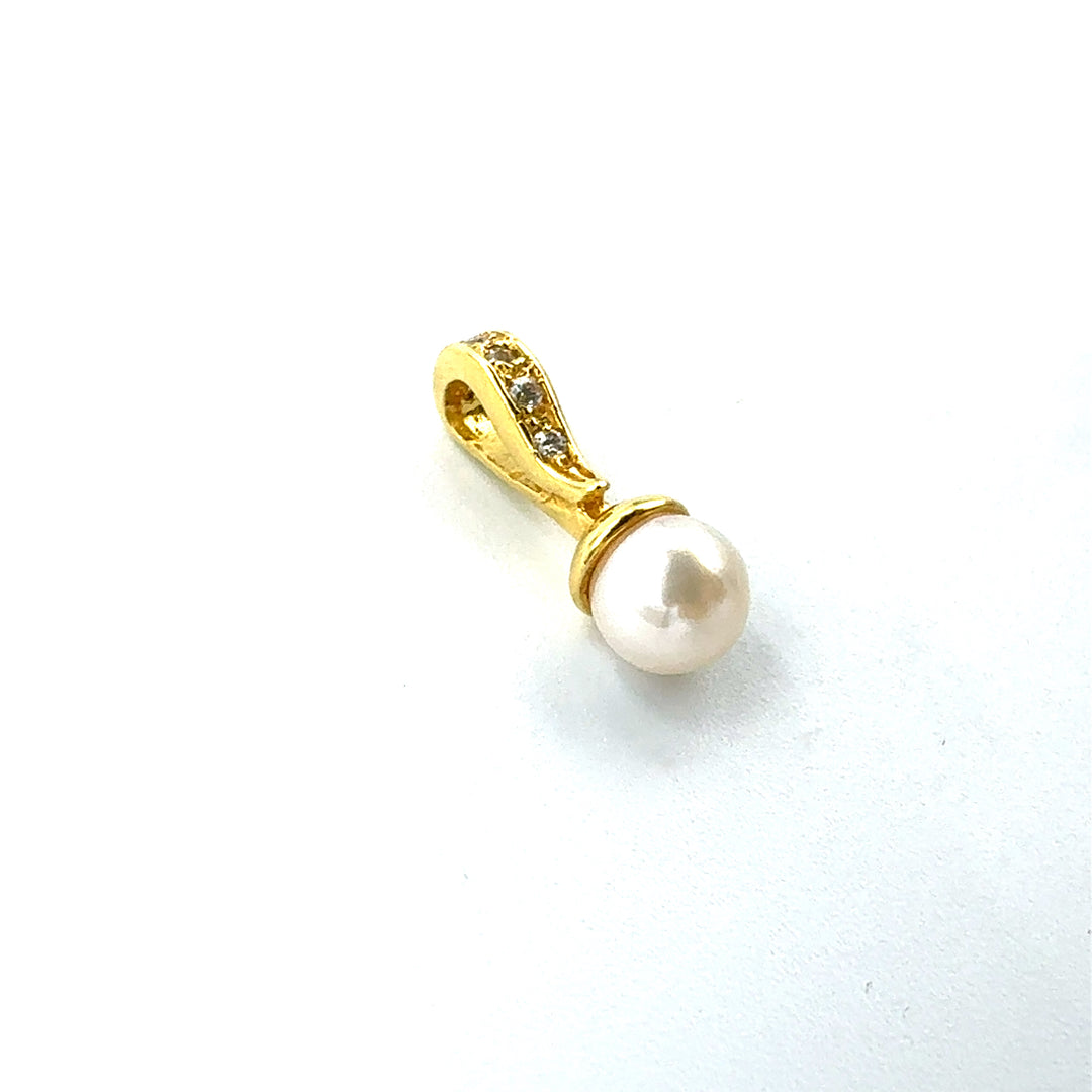 Pearl and Yellow Gold Pendant