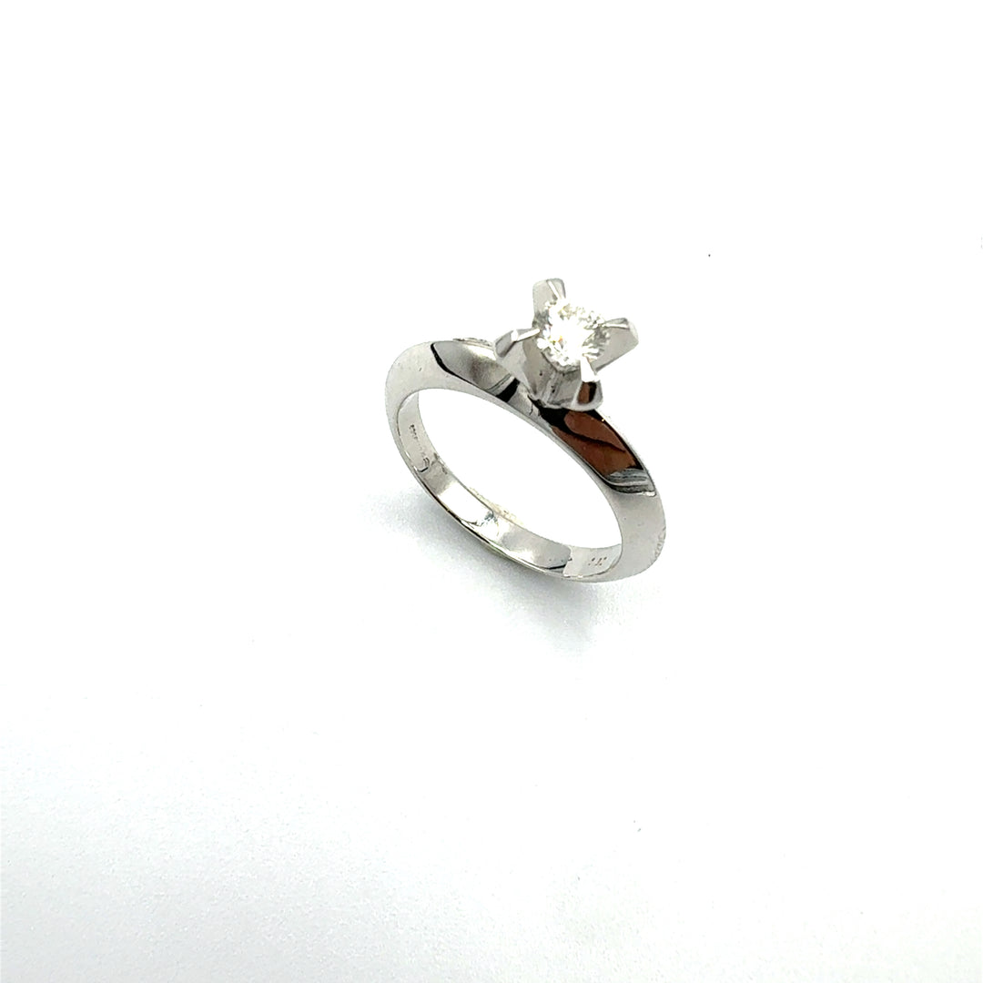 Miluna Solitaire Ring in White Gold