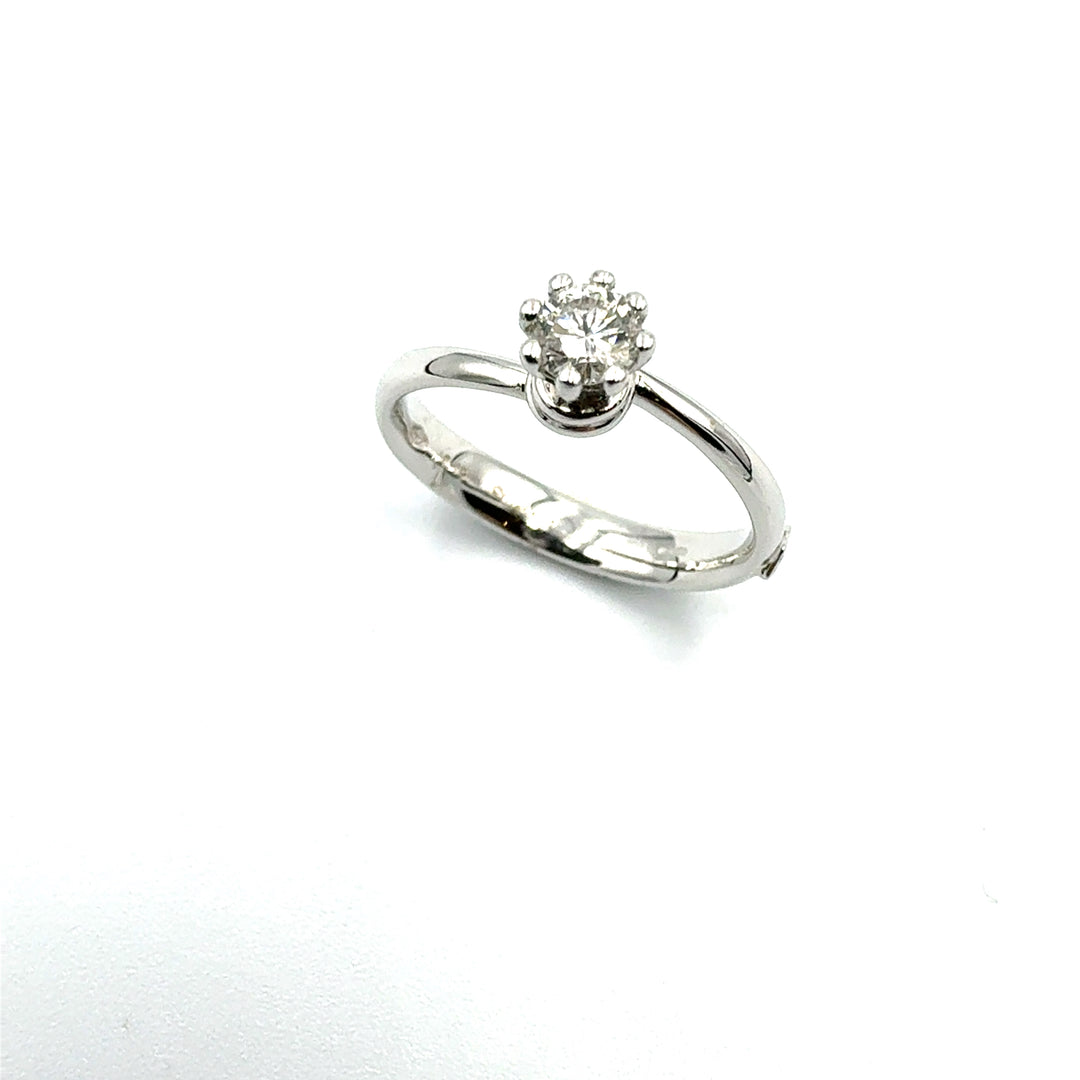 Anello Solitario Le Duchesse  Oro Bianco