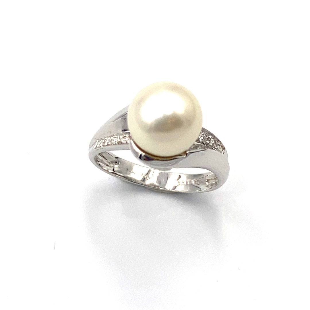 Le Duchesse Pearl ring
