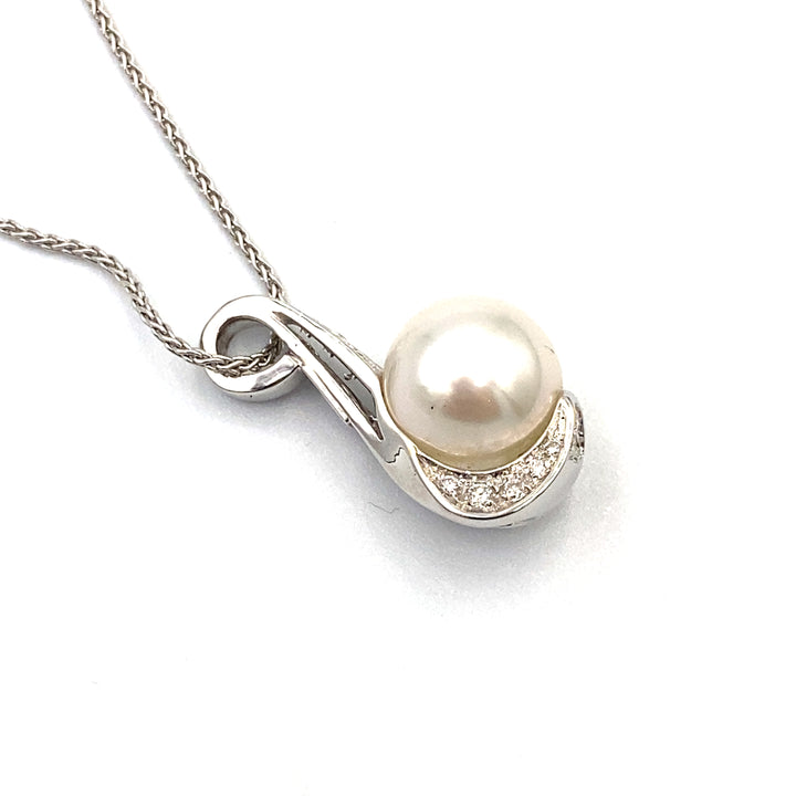 Nimei Pearl Necklace