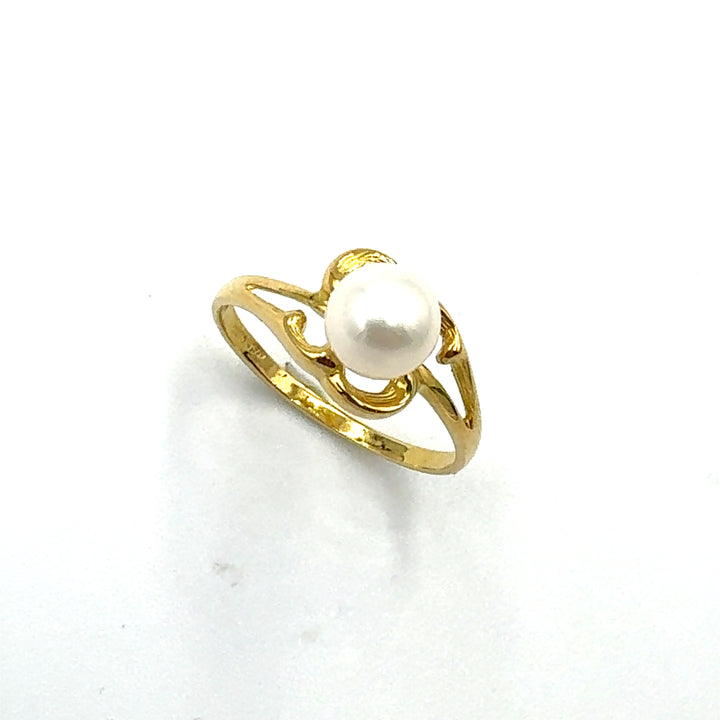 Yellow Gold Pearl Ring