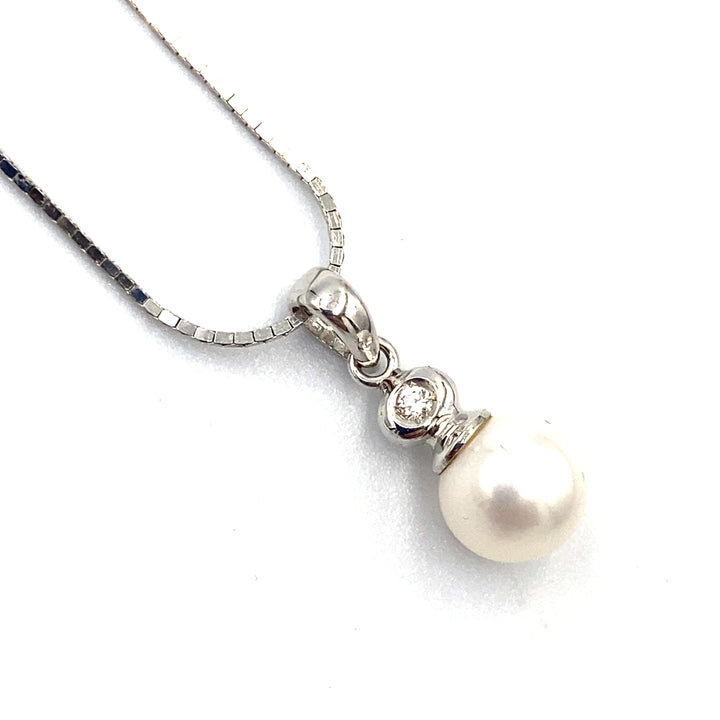 Collana in Oro Bianco con Perla