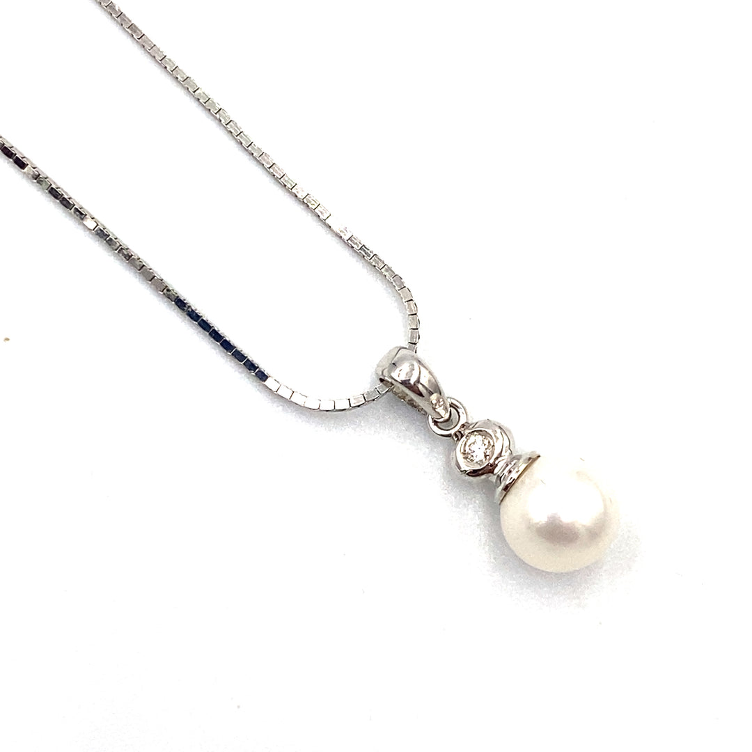 White Gold Necklace with Pearl