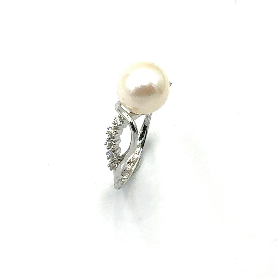 Ring with Pearl