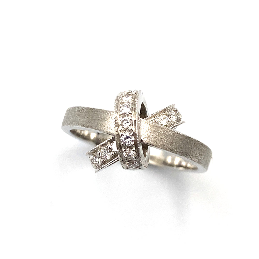 anello alfieri & St John oro bianco e diamanti - siciliano gioielli