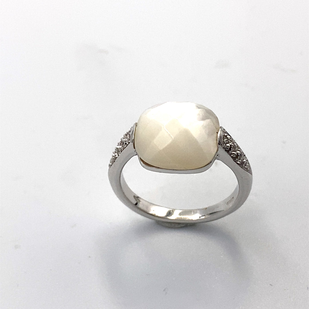 Anello Madreperla Oro Bianco