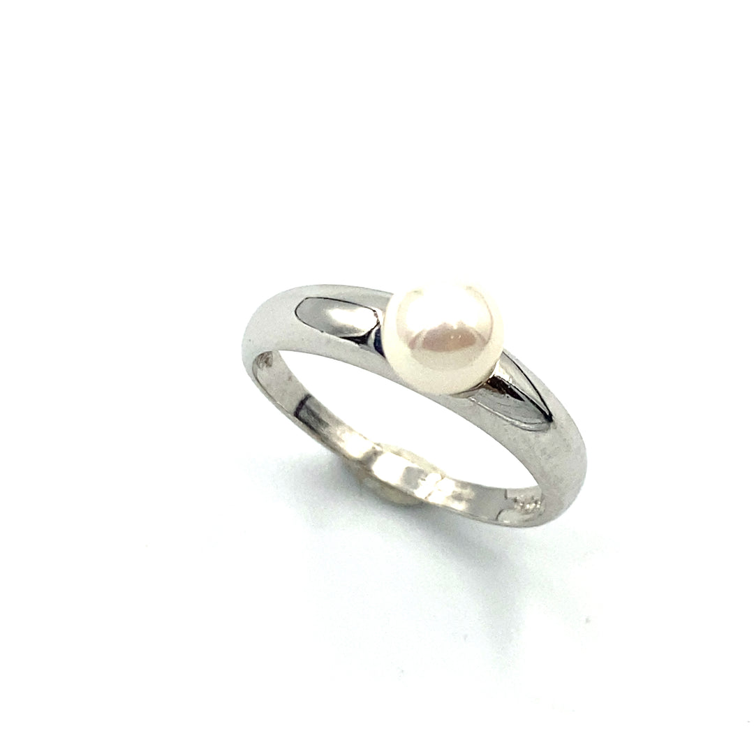 anello in oro bianco  con perla siciliano gioielli
