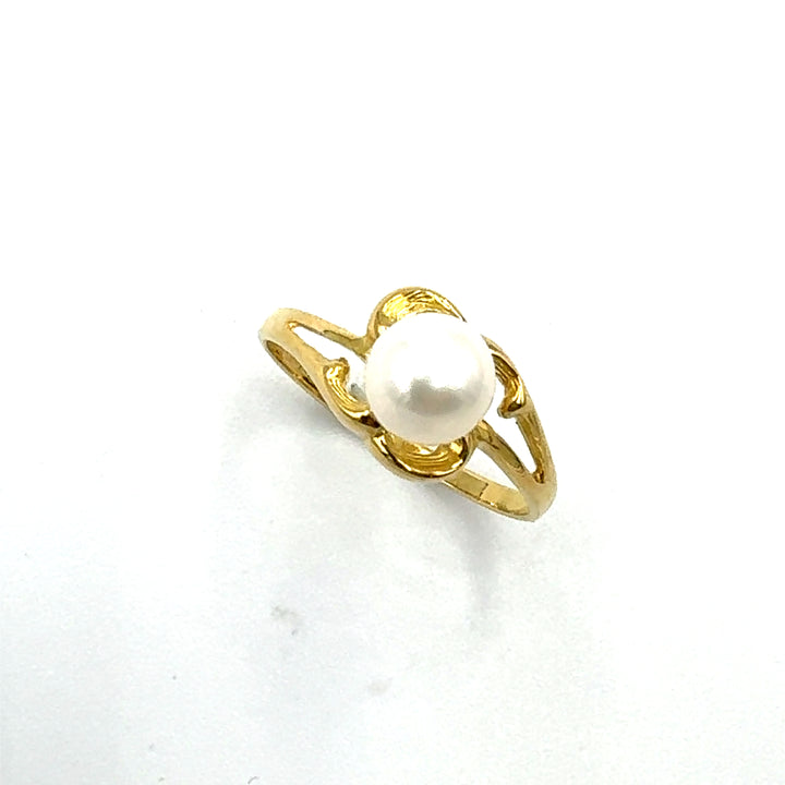 Yellow Gold Pearl Ring