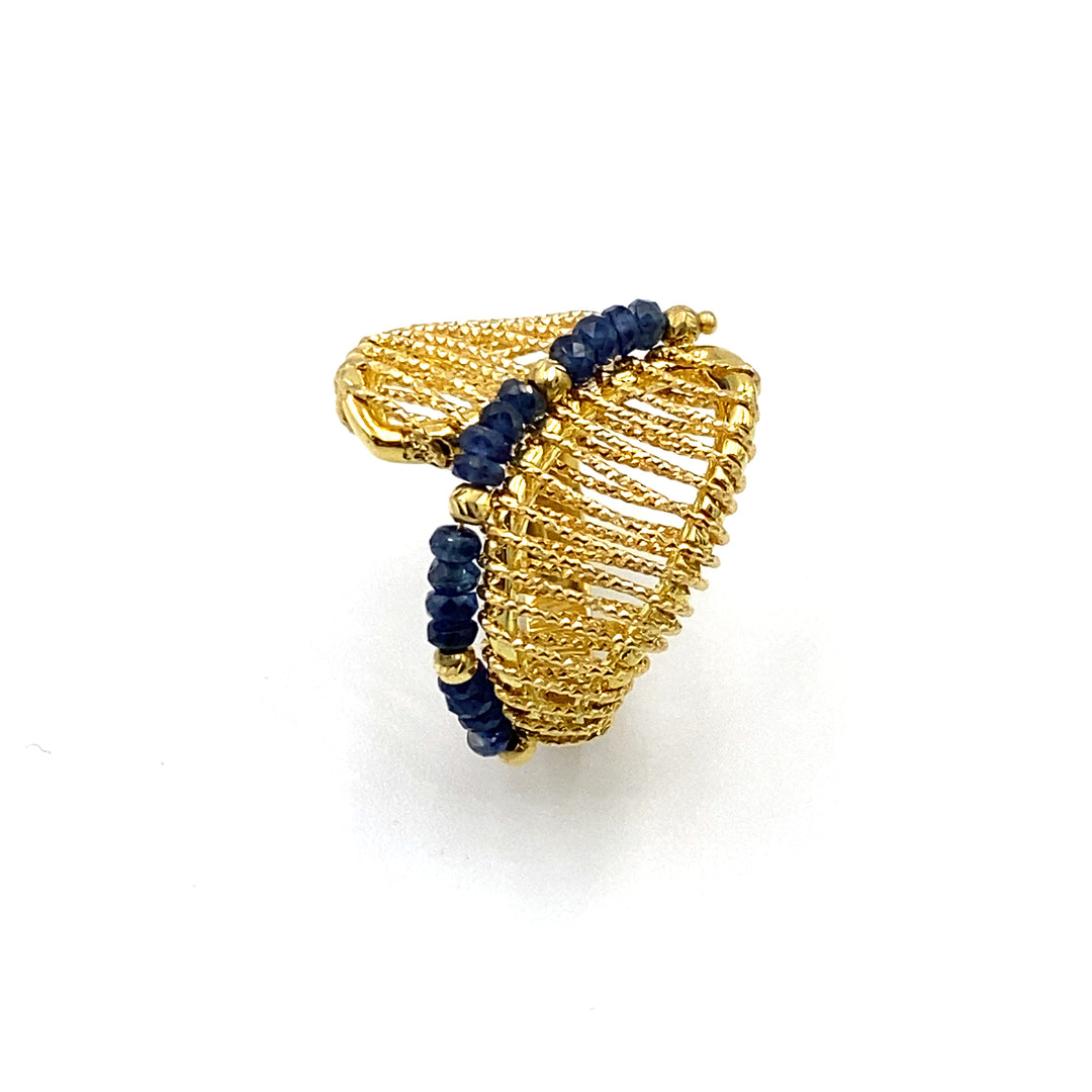 anello in oro giallo  con spinello  blu sun day - siciliano  gioielli