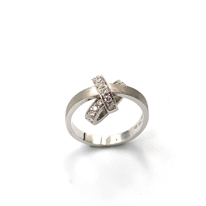 anello  alfieri & St John oro bianco  e diamanti - siciliano  gioielli 