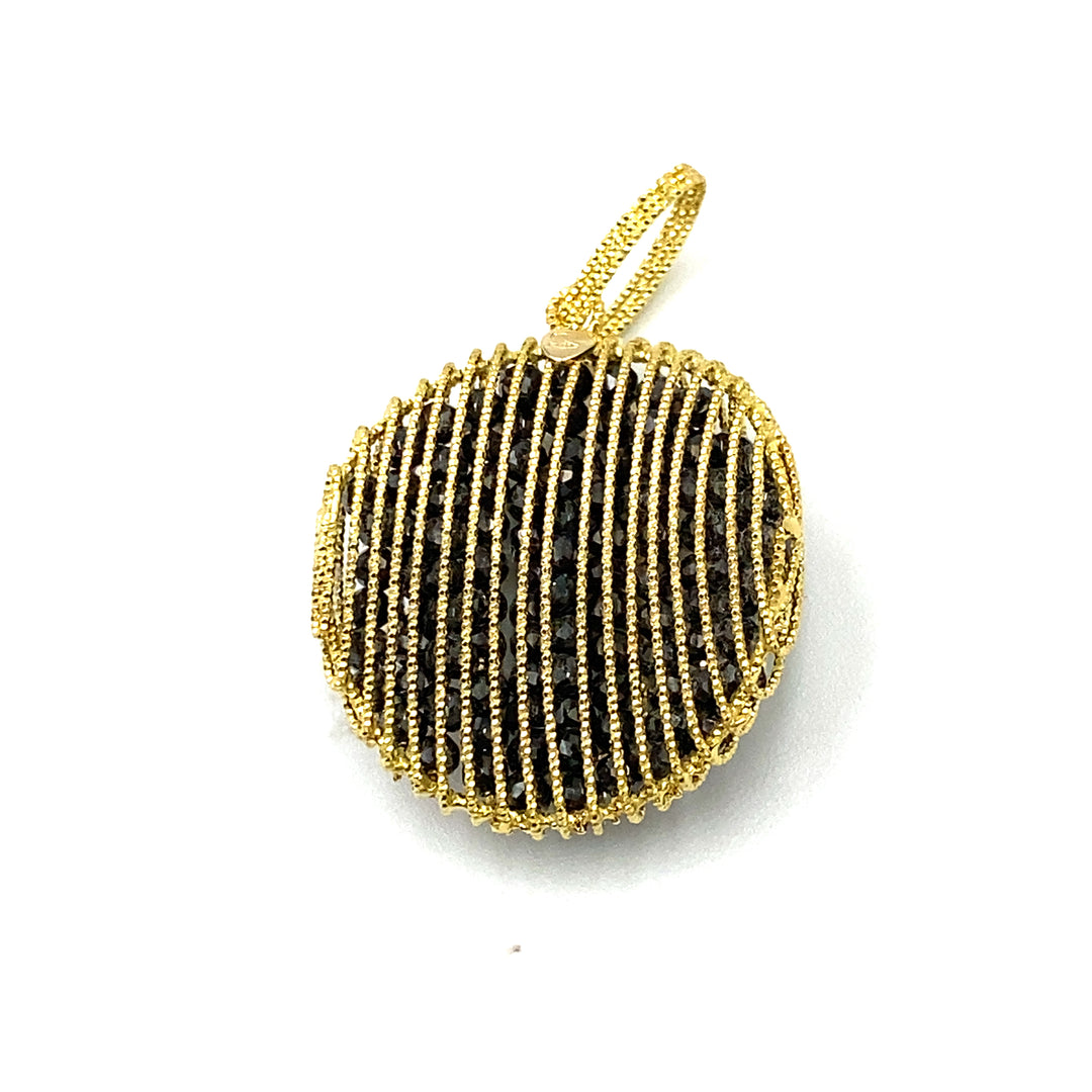 pendente in oro giallo  con lavorazione filigrana e spinello  nero - siciliano  gioielli 