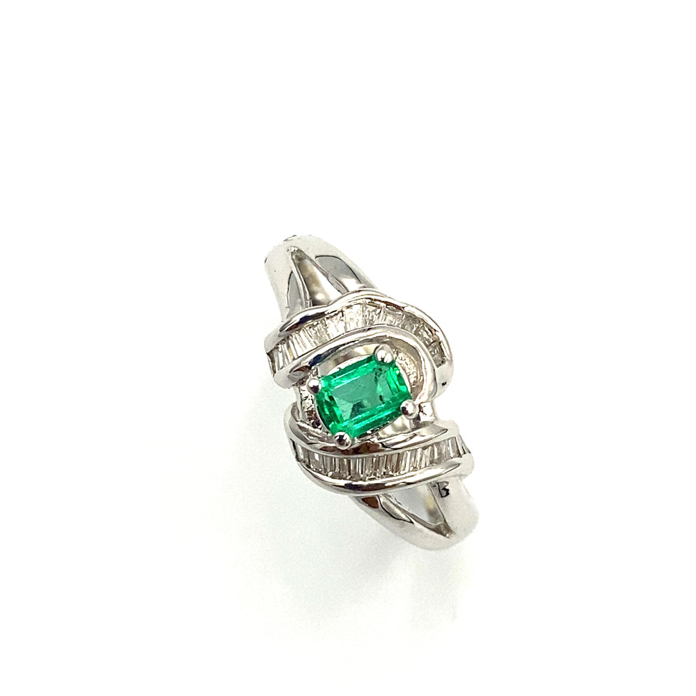 anello oro bianco con smeraldo siciliano gioielli