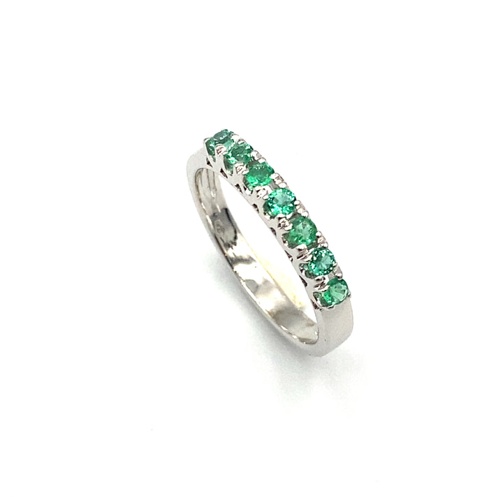 anello mezza veretta in oro bianco con smeraldi  - siciliano  gioielli 